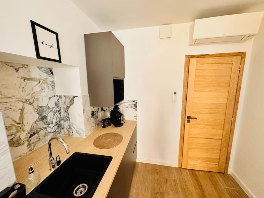 Les Appartements De Nana 4 - Studio Hypercentre, Rue Meynadier, Palais & Plage, Clim, Wifi Cannes Dış mekan fotoğraf